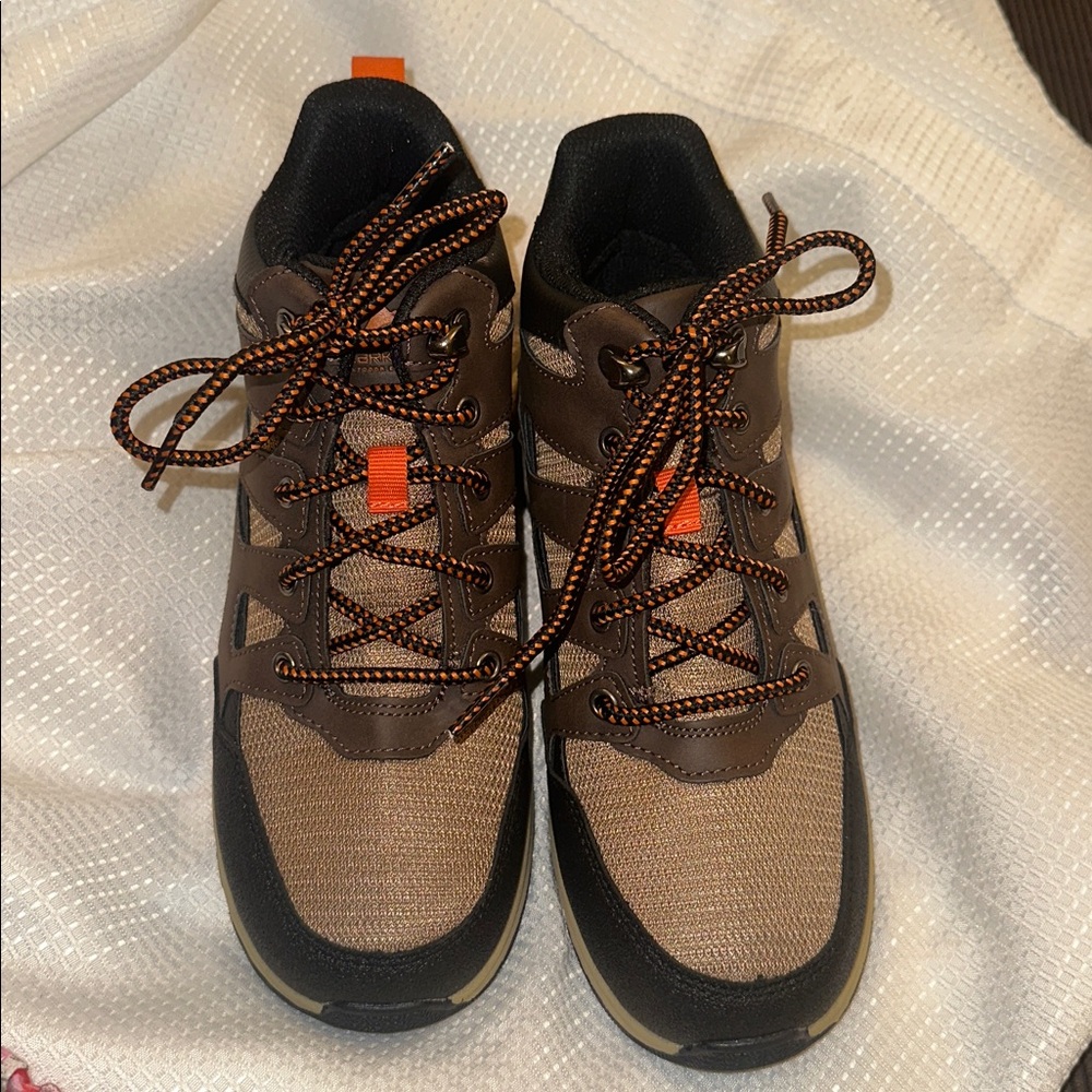 Ozark Trail 4Y BIG KIDS 4 HIKING BOOTS SHOES TAN BROWN NWOT